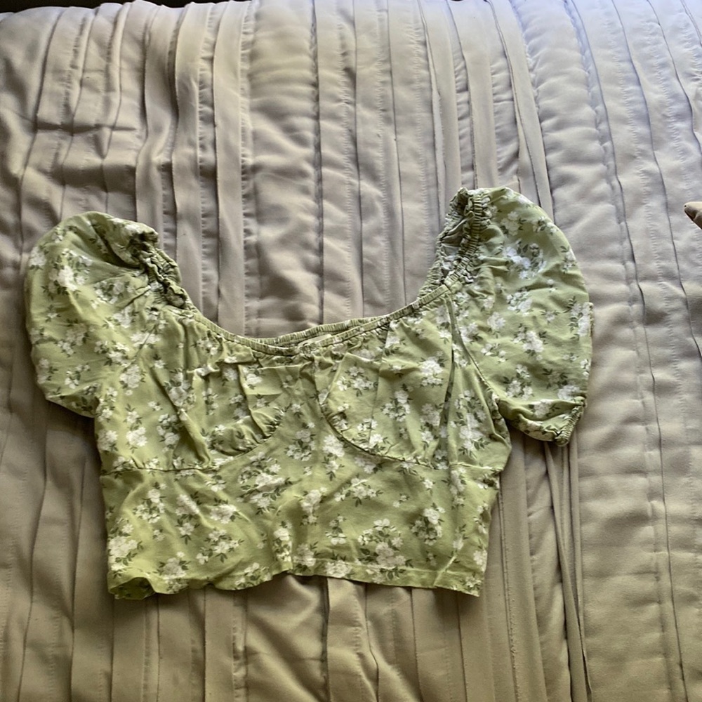 Green floral hollister top